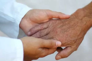 أقوال عن بر الوالدين