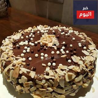 طريقة عمل كعكة الشوكولا باللوز والموز
