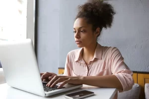 بماذا تقاس سرعة الحاسوب