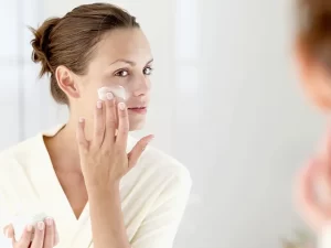 أفضل 9 كريمات ليلية تناسب جميع أنواع البشرة