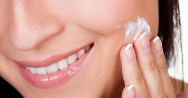 أفضل 8 كريمات للوجه غنية بفيتامين سي