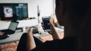 طريقة ربط الايفون بالتلفزيون سمارت