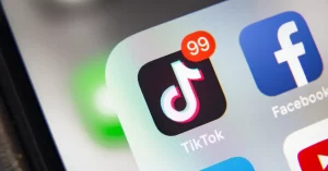 طريقة حفظ مقاطع تيك توك بدون حقوق