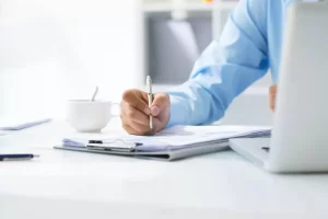 طريقة تجديد رخصة العمل