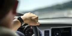 كيفية قيادة سيارة القير العادي
